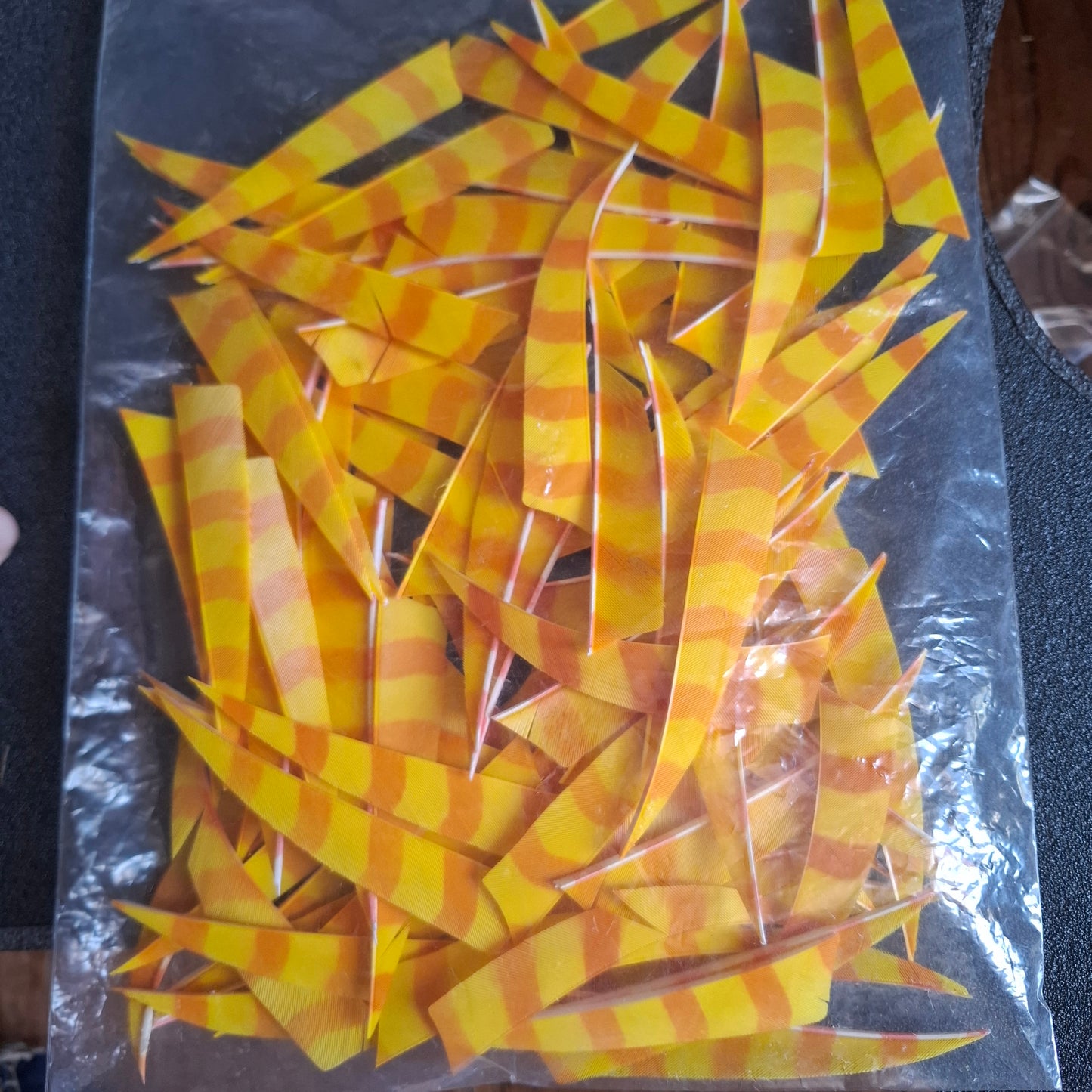 Lot 12 plumes 4" jaune orange shield d’occasion