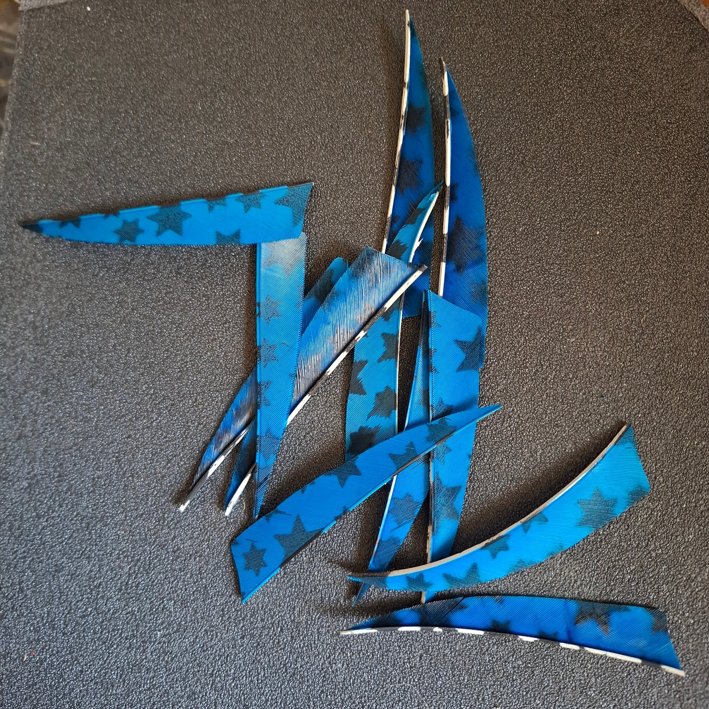 Lot 12 plumes 4" shield bleues étoilées d’occasion